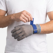 Culinaro  - Cut Resistant Glove Shucking Oysters